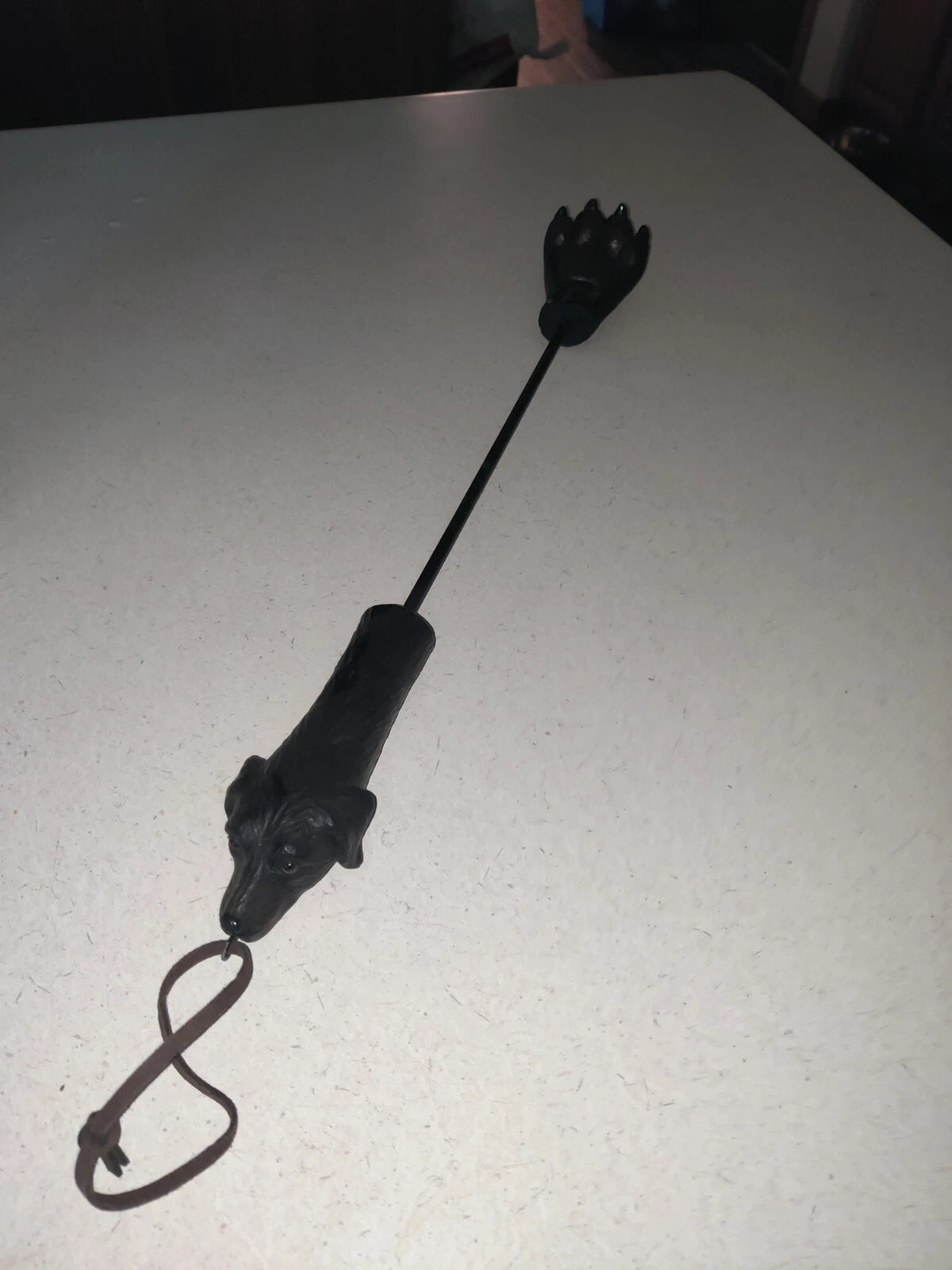 Back Scratcher Dog Paw Black Labrador heavy 15"